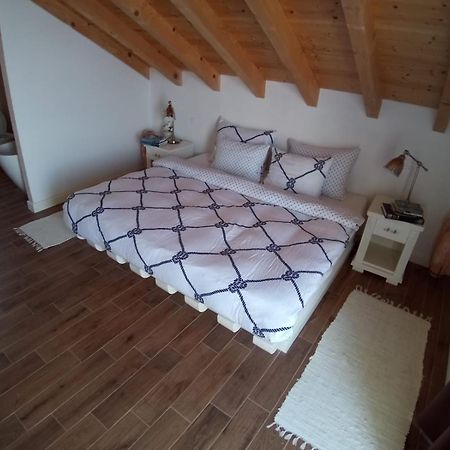 Račišće Captain'S Attic מראה חיצוני תמונה