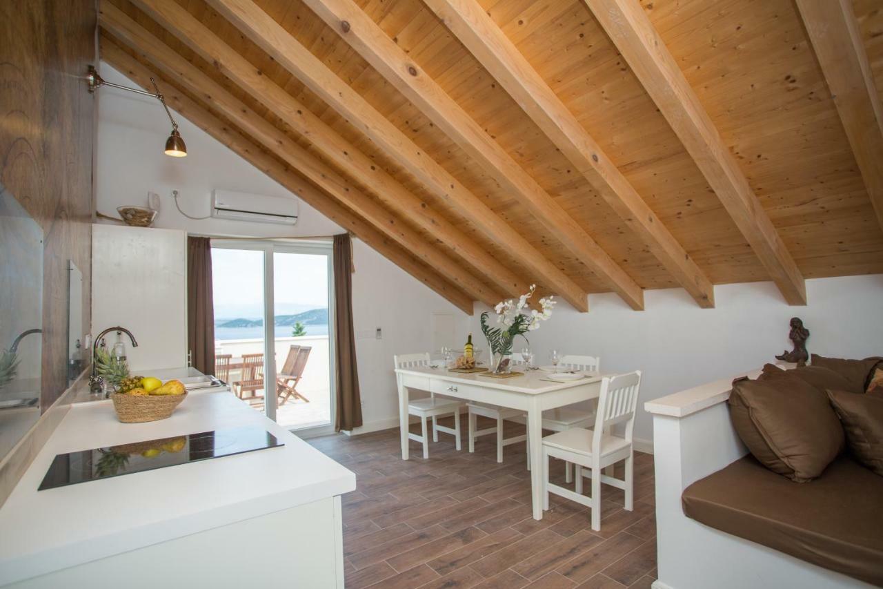 Račišće Captain'S Attic מראה חיצוני תמונה
